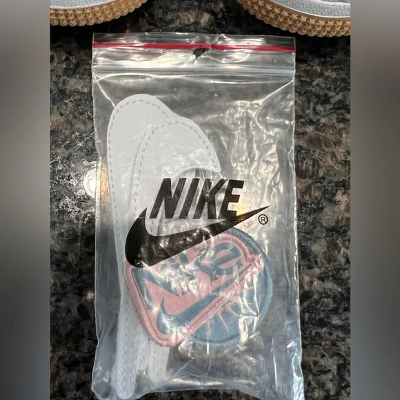 NIKE AIR - Picture 8 of 9